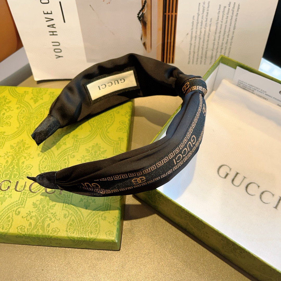 配包装
Gucci古奇 网红经典新款发箍，女神必备单品头箍，非常百搭，时尚潮流， 火爆 多色出货...