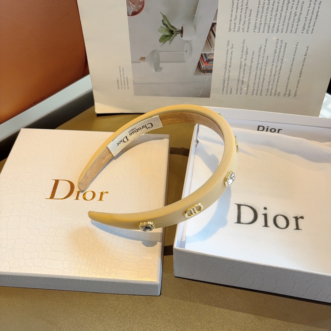 配包装
Dior（迪奥） 新款窄版高级感大牌发箍, 网红爆款防滑头箍、让你的魅力绽放 清新淑女范让时尚更