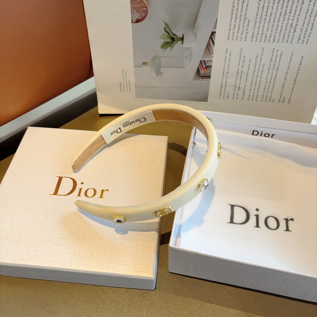 配包装
Dior（迪奥） 新款窄版高级感大牌发箍, 网红爆款防滑头箍、让你的魅力绽放 清新淑女范让时尚更