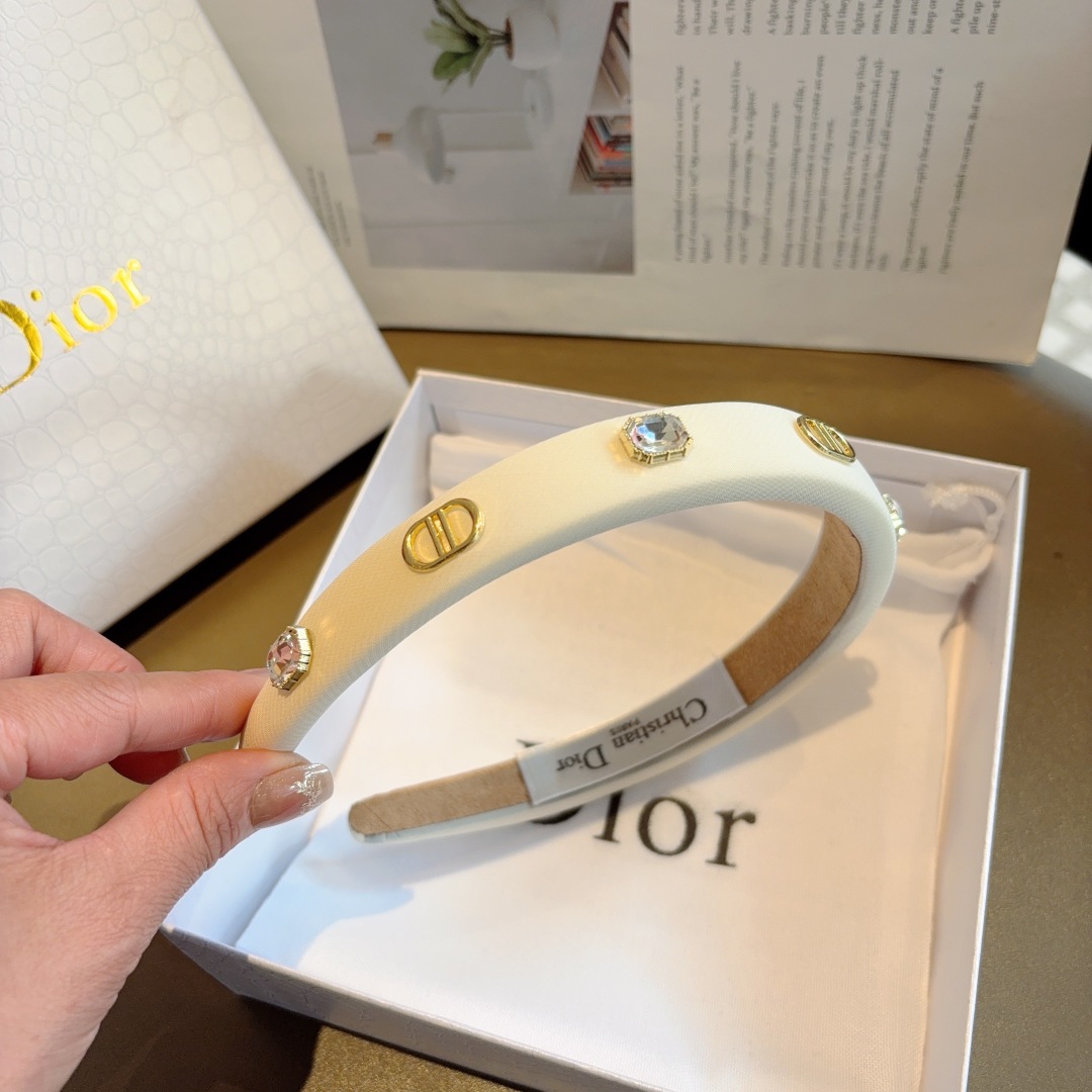 配包装
Dior（迪奥） 新款窄版高级感大牌发箍, 网红爆款防滑头箍、让你的魅力绽放 清新淑女范让时尚更