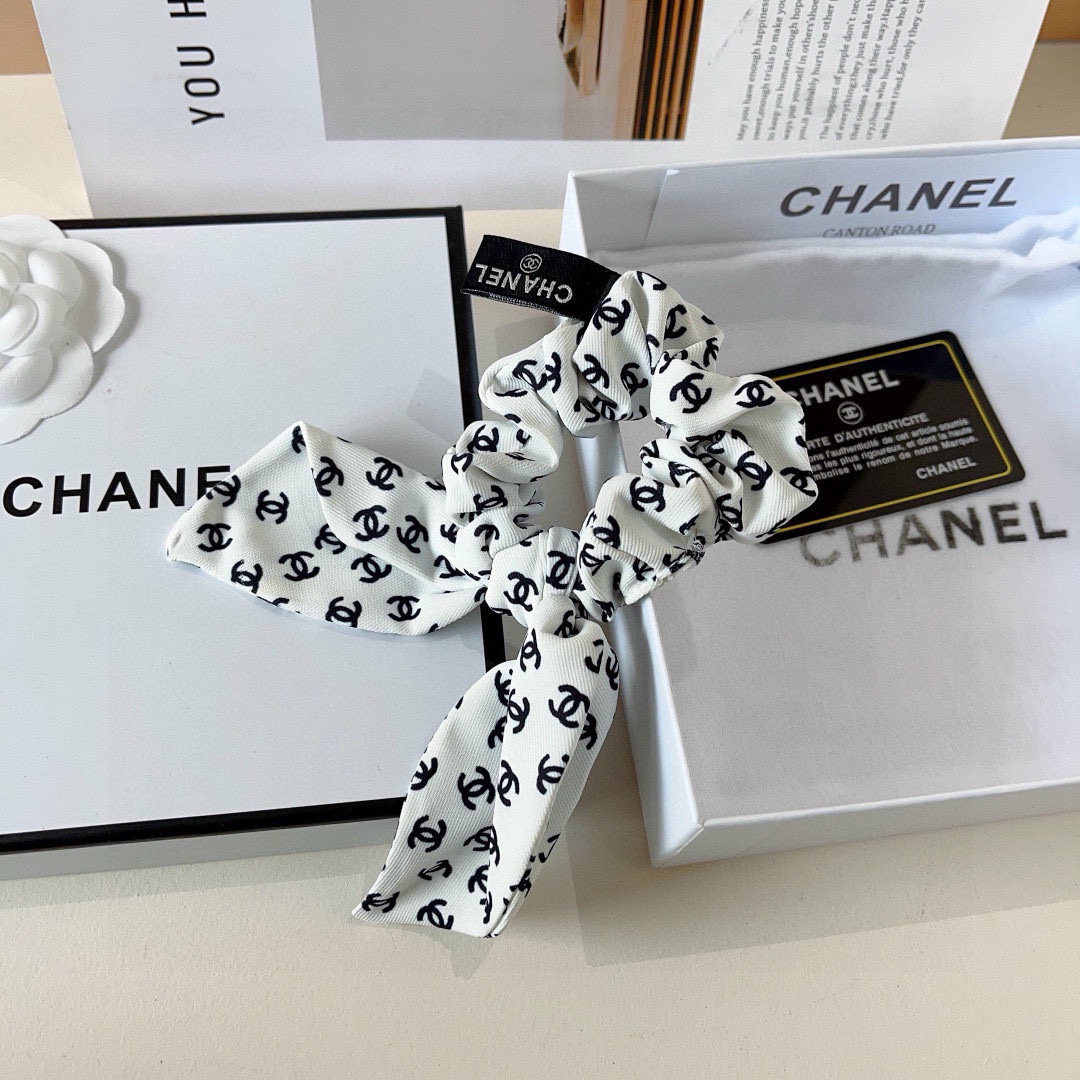 配包装
CHANEL 香奈儿字母飘带马尾发圈 蝴蝶结肠圈，高档韩版小香风皮筋，经典花型设计， 高端大气，