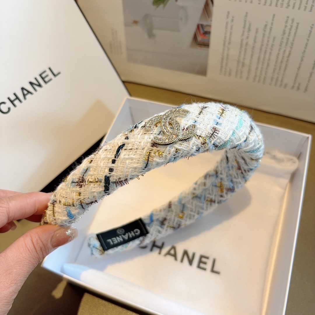 配包装
CHANEL（香奈儿）高端新款小香风发箍，复古头箍，网红爆款推荐 搭配高端材质，超精致，时尚百搭