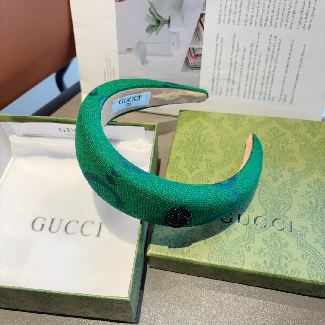 配包装
Gucci古奇 网红经典新款厚海绵布艺发箍，女神必备单品头箍，非常百搭，时尚潮流款！