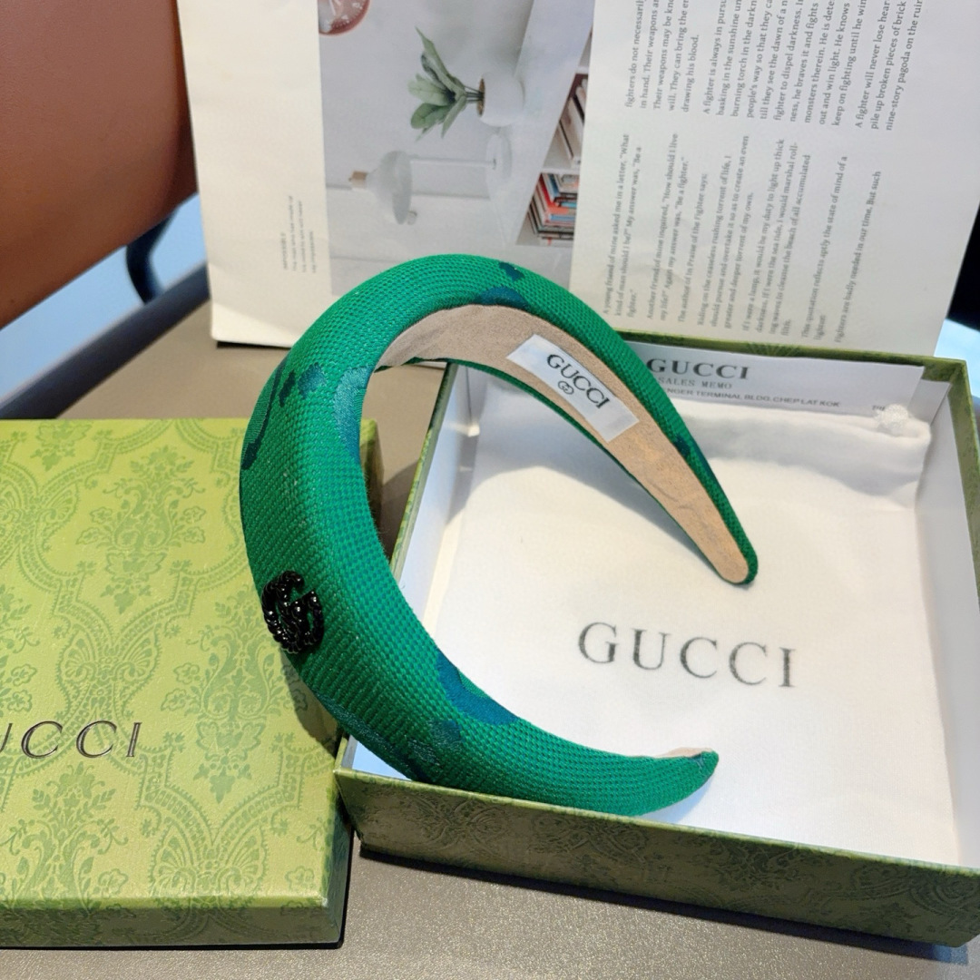 配包装
Gucci古奇 网红经典新款厚海绵布艺发箍，女神必备单品头箍，非常百搭，时尚潮流款！