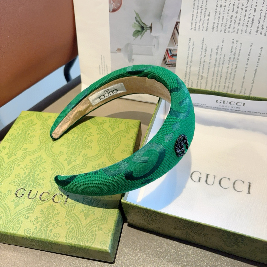 配包装
Gucci古奇 网红经典新款厚海绵布艺发箍，女神必备单品头箍，非常百搭，时尚潮流款！