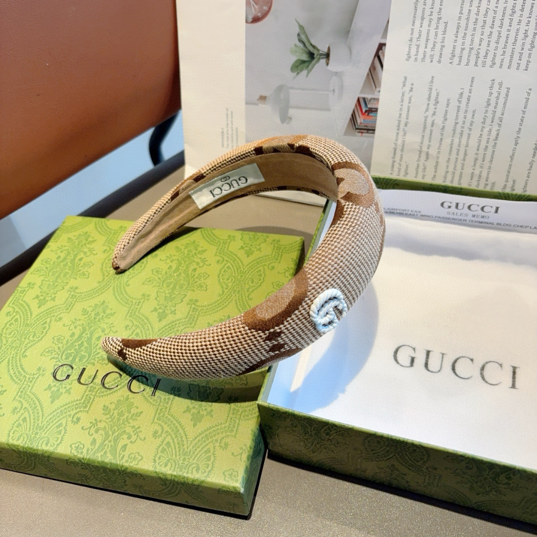 配包装
Gucci古奇 网红经典新款厚海绵布艺发箍，女神必备单品头箍，非常百搭，时尚潮流款！