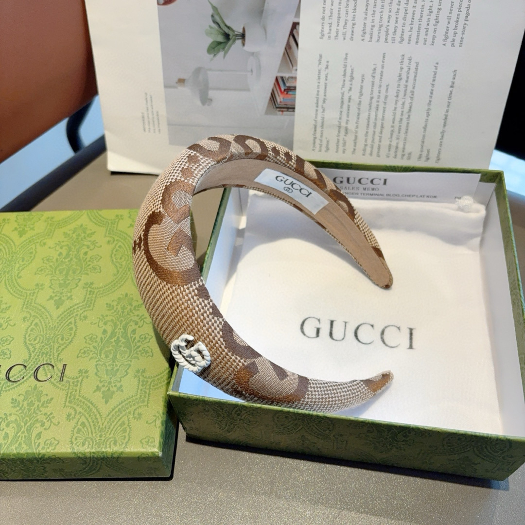 配包装
Gucci古奇 网红经典新款厚海绵布艺发箍，女神必备单品头箍，非常百搭，时尚潮流款！