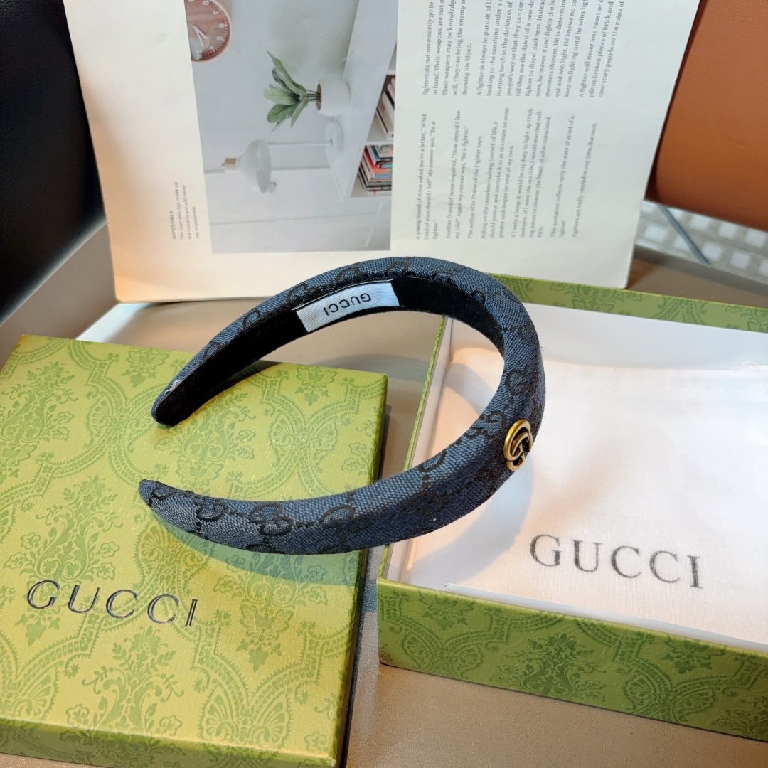 配包装
Gucci古奇 网红经典新款厚海绵布艺发箍，女神必备单品头箍，非常百搭，时尚潮流款！