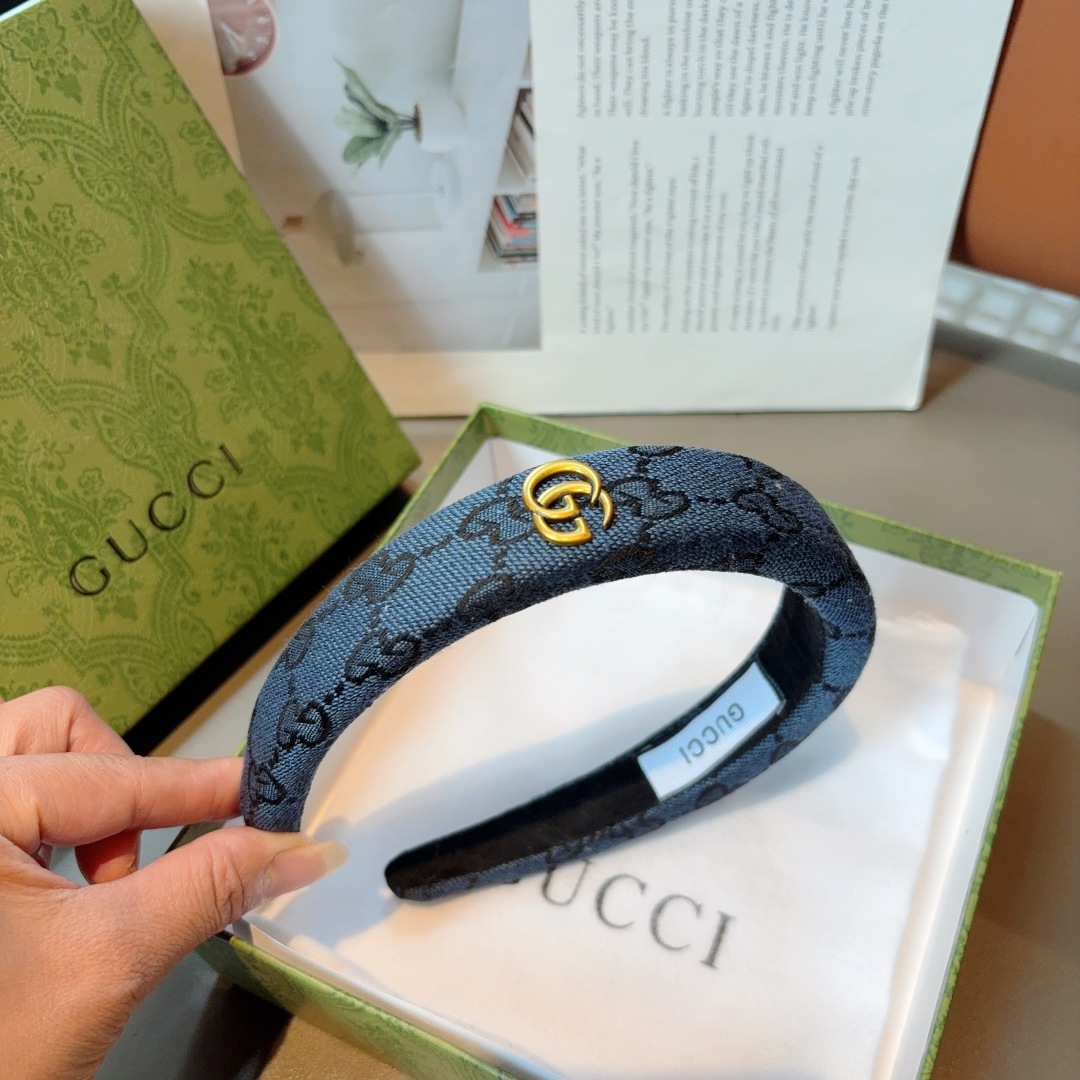 配包装
Gucci古奇 网红经典新款厚海绵布艺发箍，女神必备单品头箍，非常百搭，时尚潮流款！