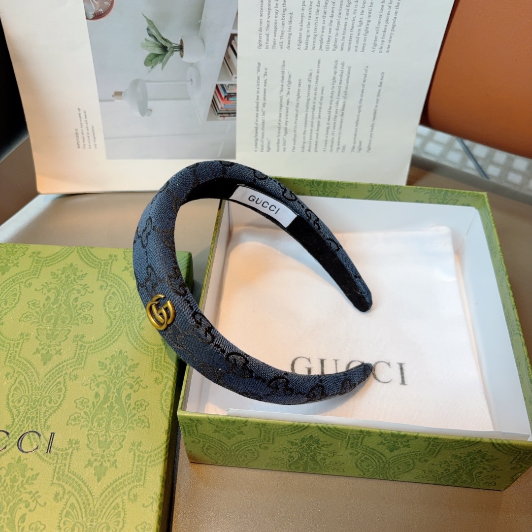 配包装
Gucci古奇 网红经典新款厚海绵布艺发箍，女神必备单品头箍，非常百搭，时尚潮流款！