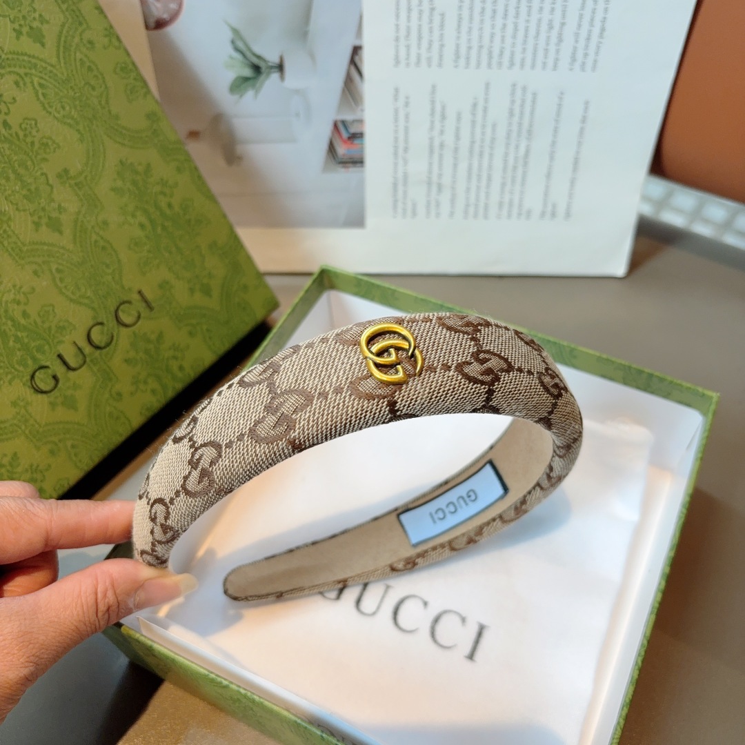 配包装
Gucci古奇 网红经典新款厚海绵布艺发箍，女神必备单品头箍，非常百搭，时尚潮流款！
