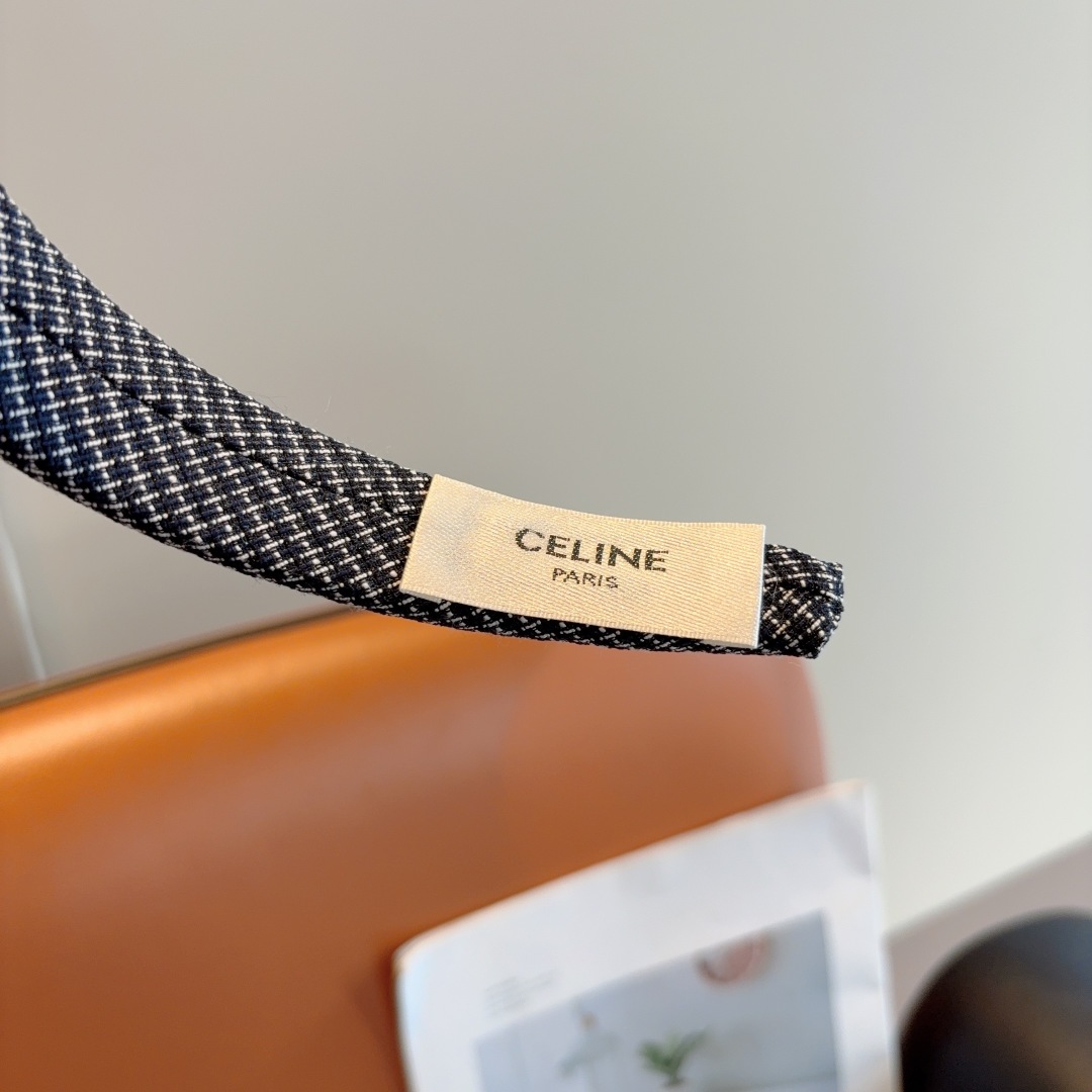 配包装
CELINE（赛琳）时尚网红新款发箍，夏天宽边显脸小头箍 佩戴舒适无压力，高级感外出非常时尚百搭