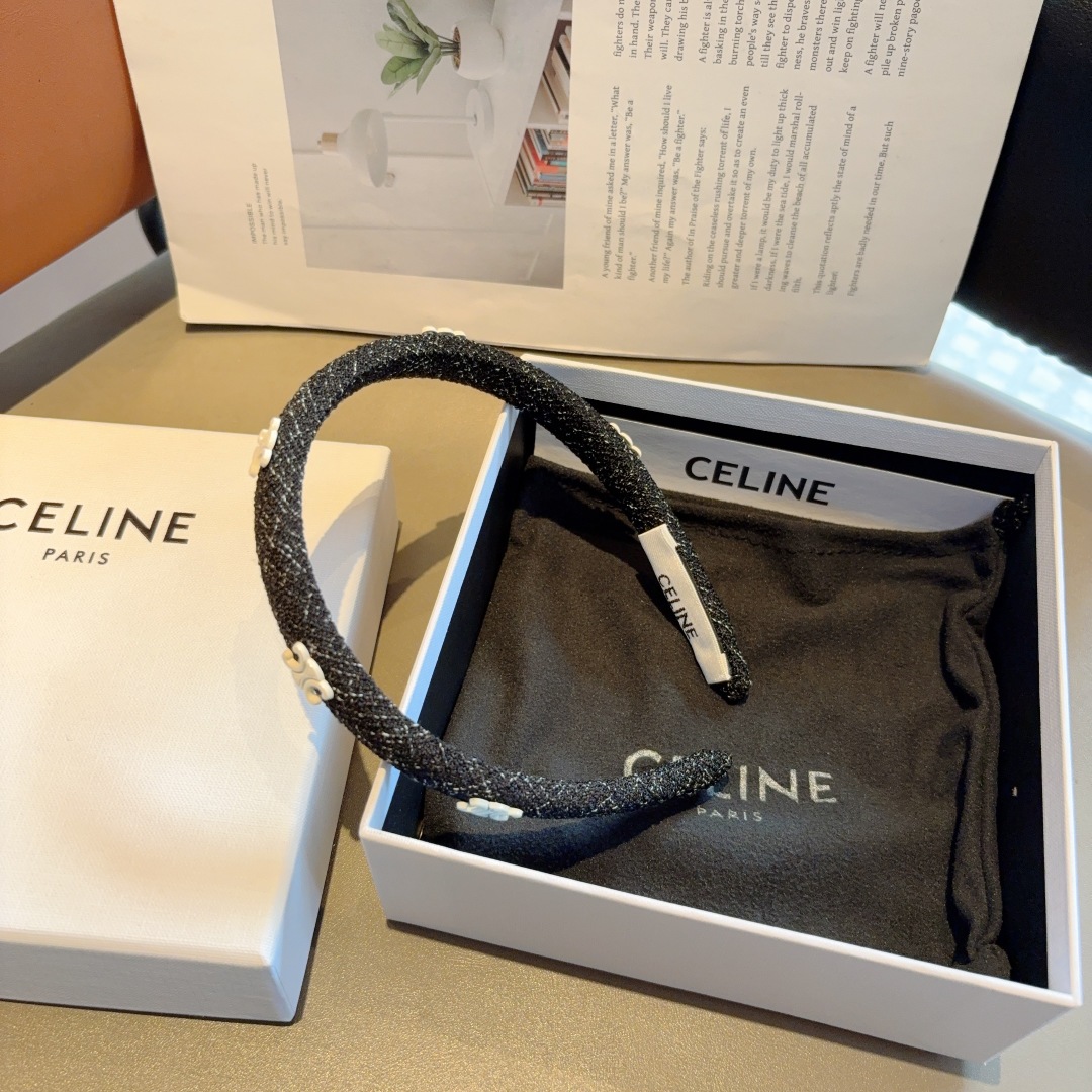 配包装
CELINE（赛琳）网红爆款发箍，佩戴舒适无压力，造型搭配必备！非常时尚百搭！女神必备！名媛范儿