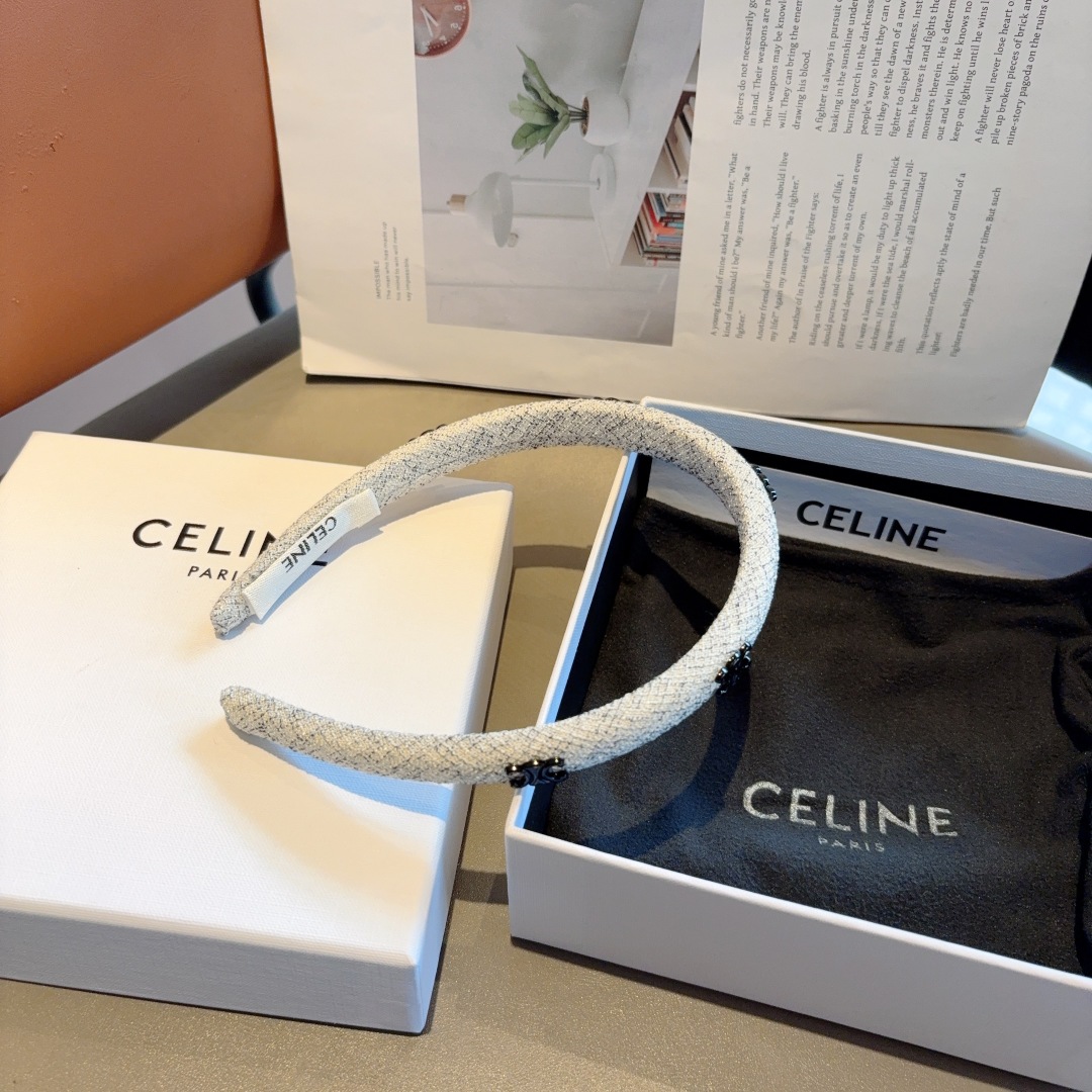 配包装
CELINE（赛琳）网红爆款发箍，佩戴舒适无压力，造型搭配必备！非常时尚百搭！女神必备！名媛范儿