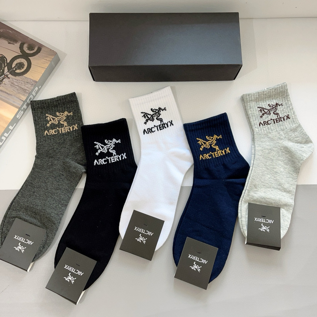 配包装（一盒5双）
ARC·TERYX（始祖鸟）秋冬新品男款中筒袜子❗️高版本纯棉面料，秒杀市场普通货，