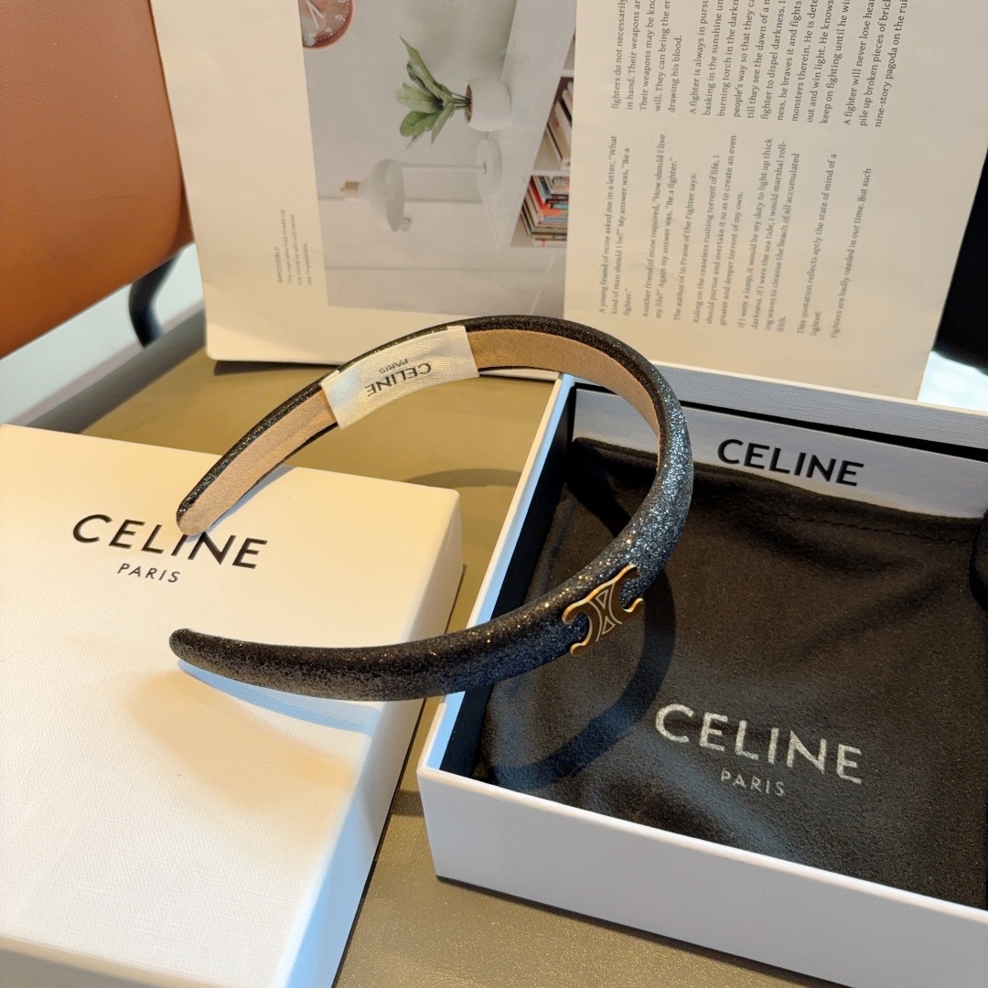 配包装
CELINE（赛琳）时尚网红新款发箍，夏天宽边显脸小头箍 佩戴舒适无压力，高级感外出非常时尚百搭