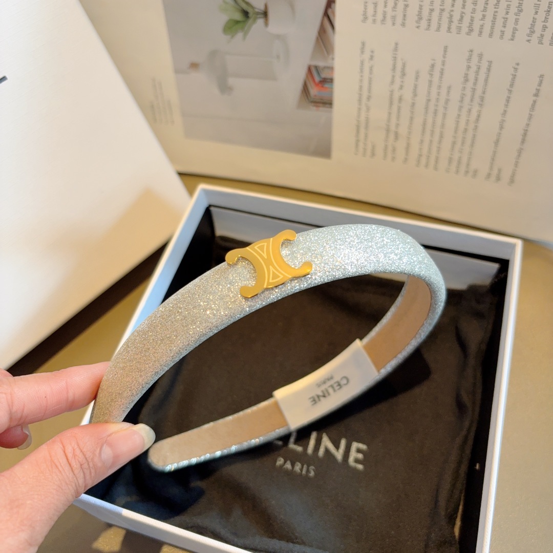 配包装
CELINE（赛琳）时尚网红新款发箍，夏天宽边显脸小头箍 佩戴舒适无压力，高级感外出非常时尚百搭