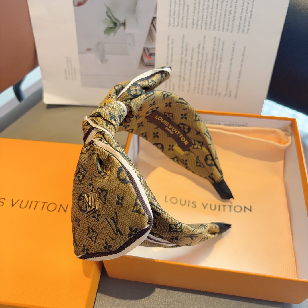 配包装
LV 路易威登 火爆新款蝴蝶结发箍，时尚头箍，专柜最最新款来袭💕时尚百搭，女神必入  ！