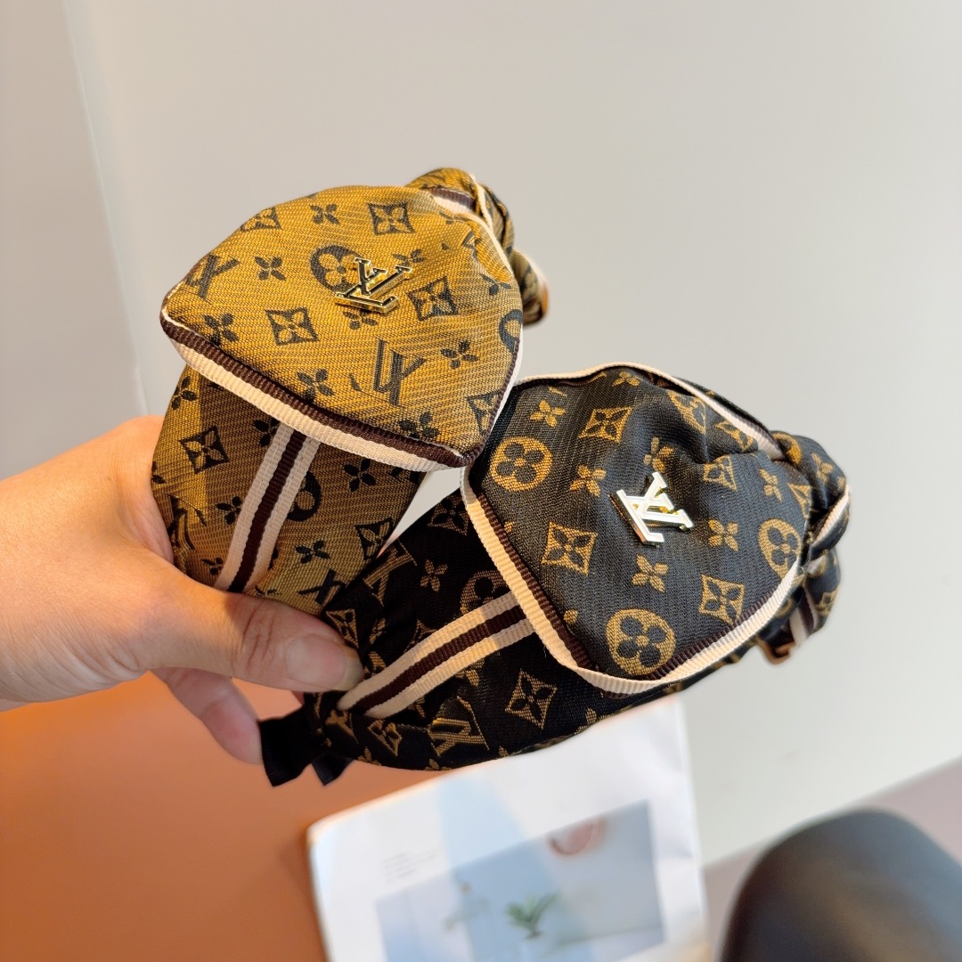 配包装
LV 路易威登 火爆新款蝴蝶结发箍，时尚头箍，专柜最最新款来袭💕时尚百搭，女神必入  ！