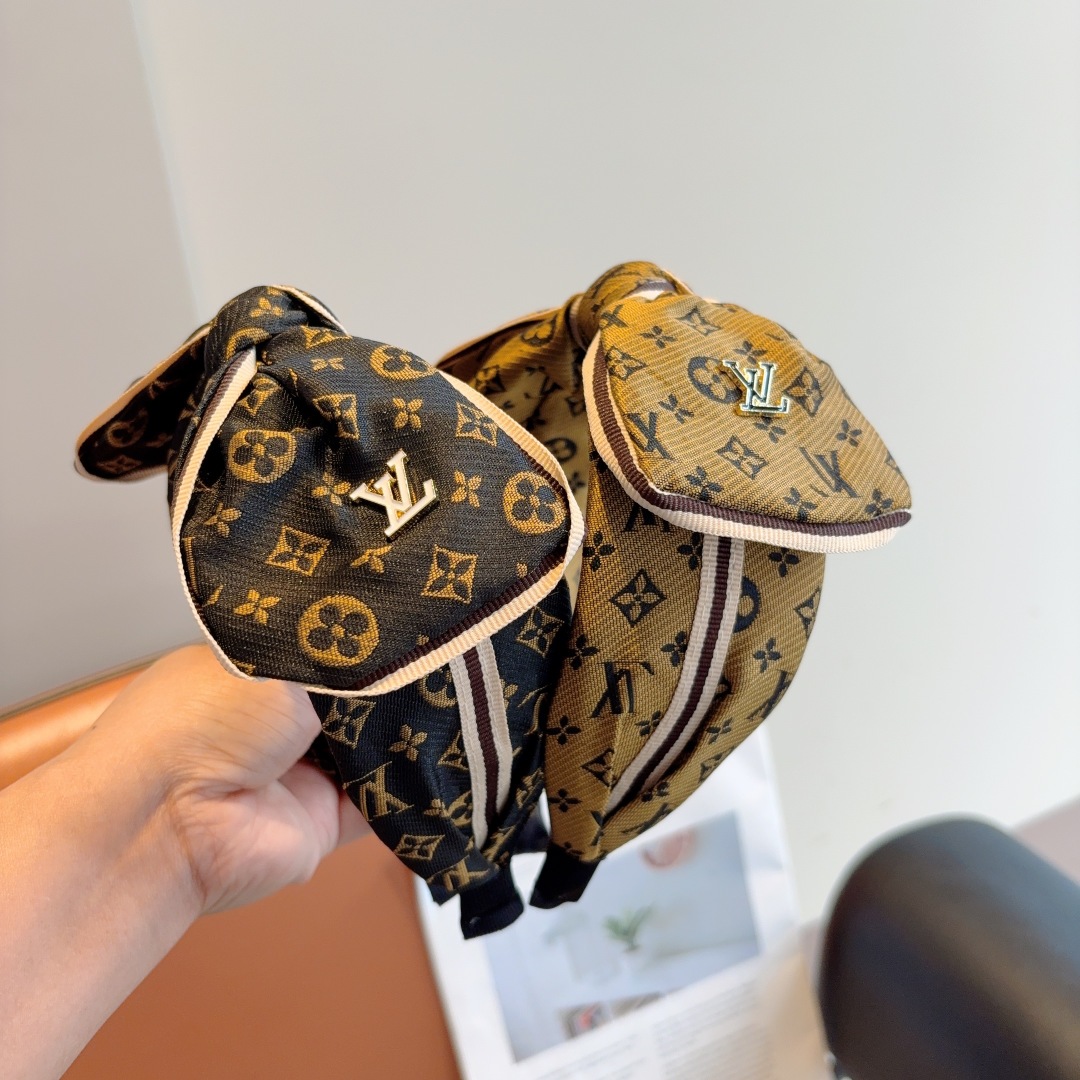 配包装
LV 路易威登 火爆新款蝴蝶结发箍，时尚头箍，专柜最最新款来袭💕时尚百搭，女神必入  ！