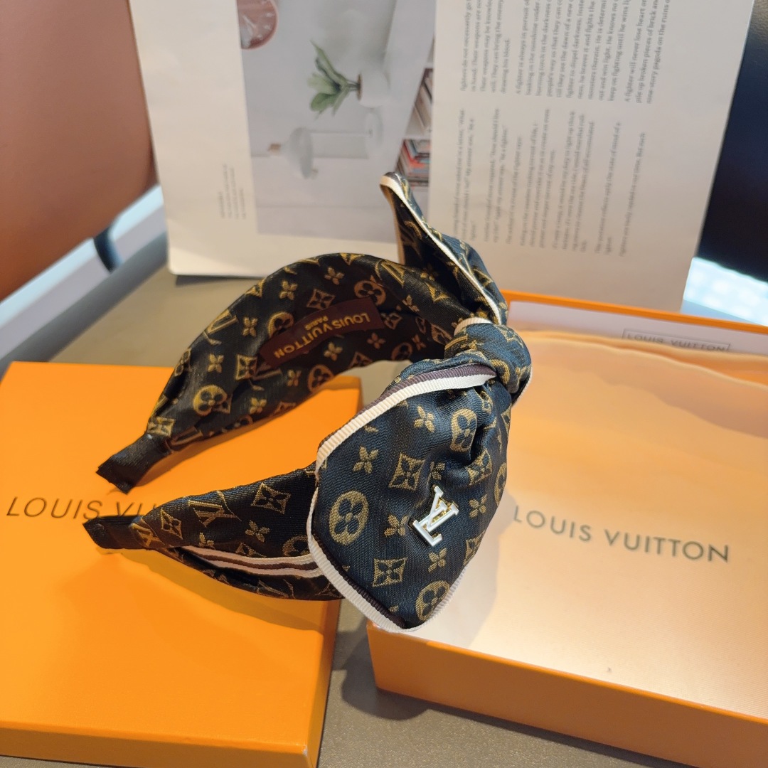 配包装
LV 路易威登 火爆新款蝴蝶结发箍，时尚头箍，专柜最最新款来袭💕时尚百搭，女神必入  ！