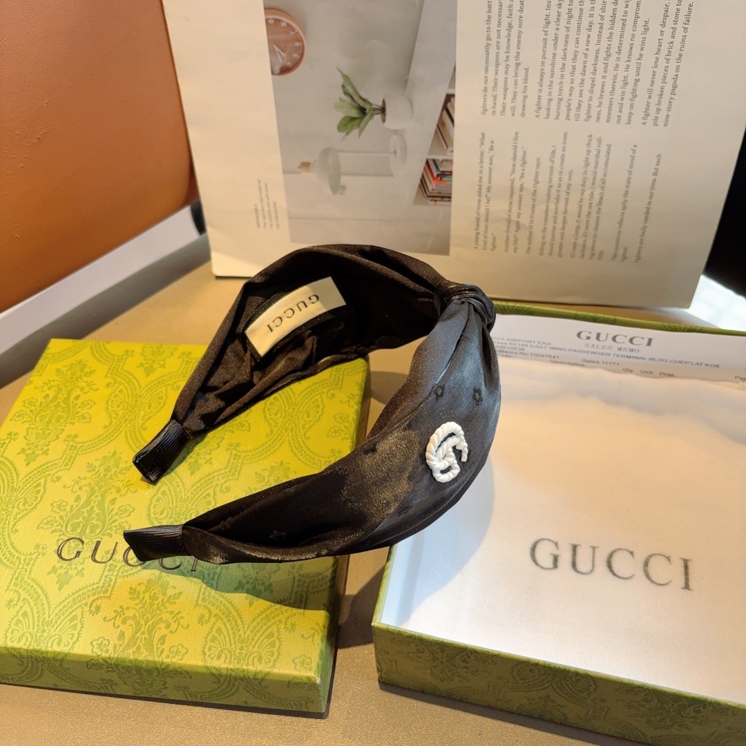 配包装
Gucci古奇 网红经典新款发箍，女神必备单品头箍，非常百搭，时尚潮流！