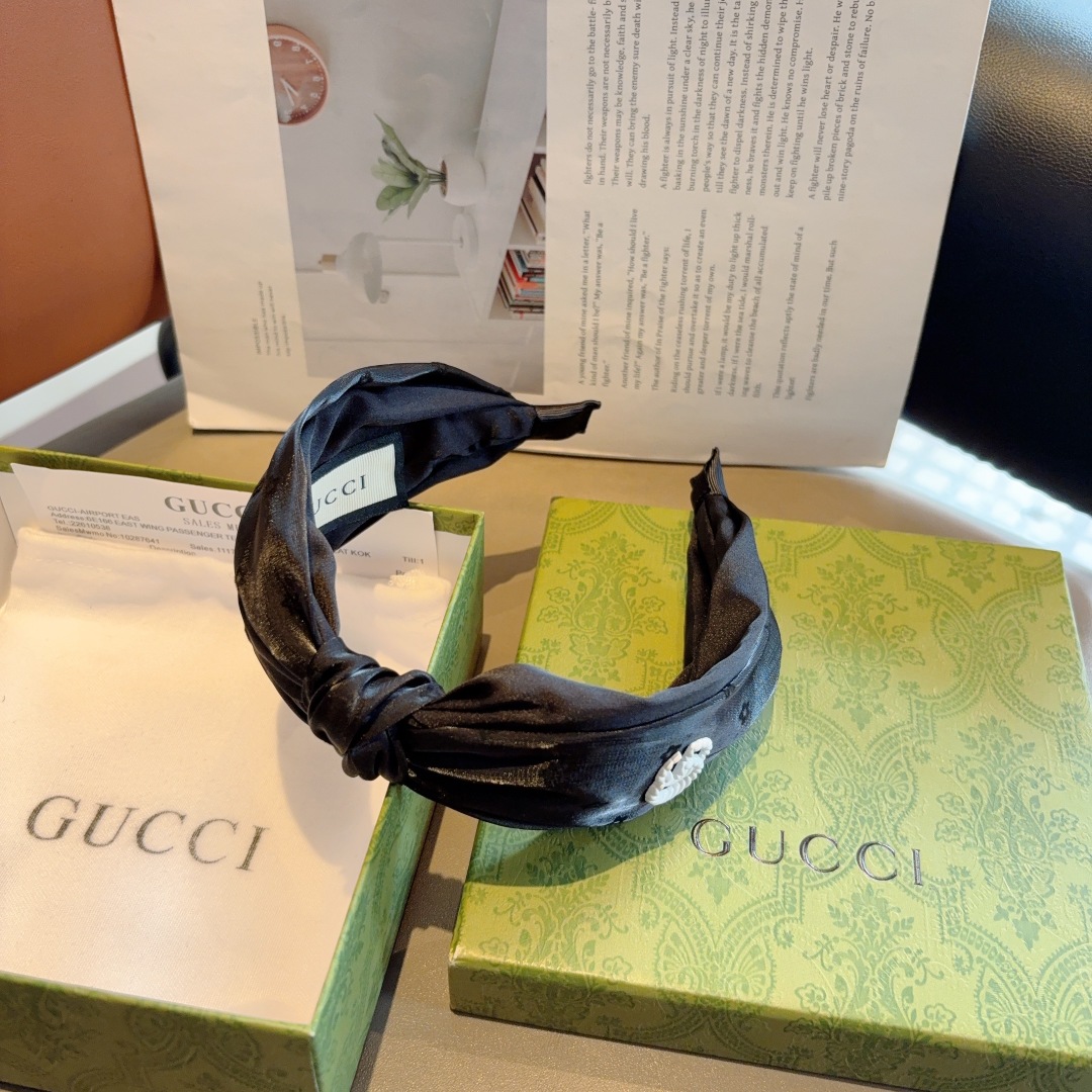 配包装
Gucci古奇 网红经典新款发箍，女神必备单品头箍，非常百搭，时尚潮流！