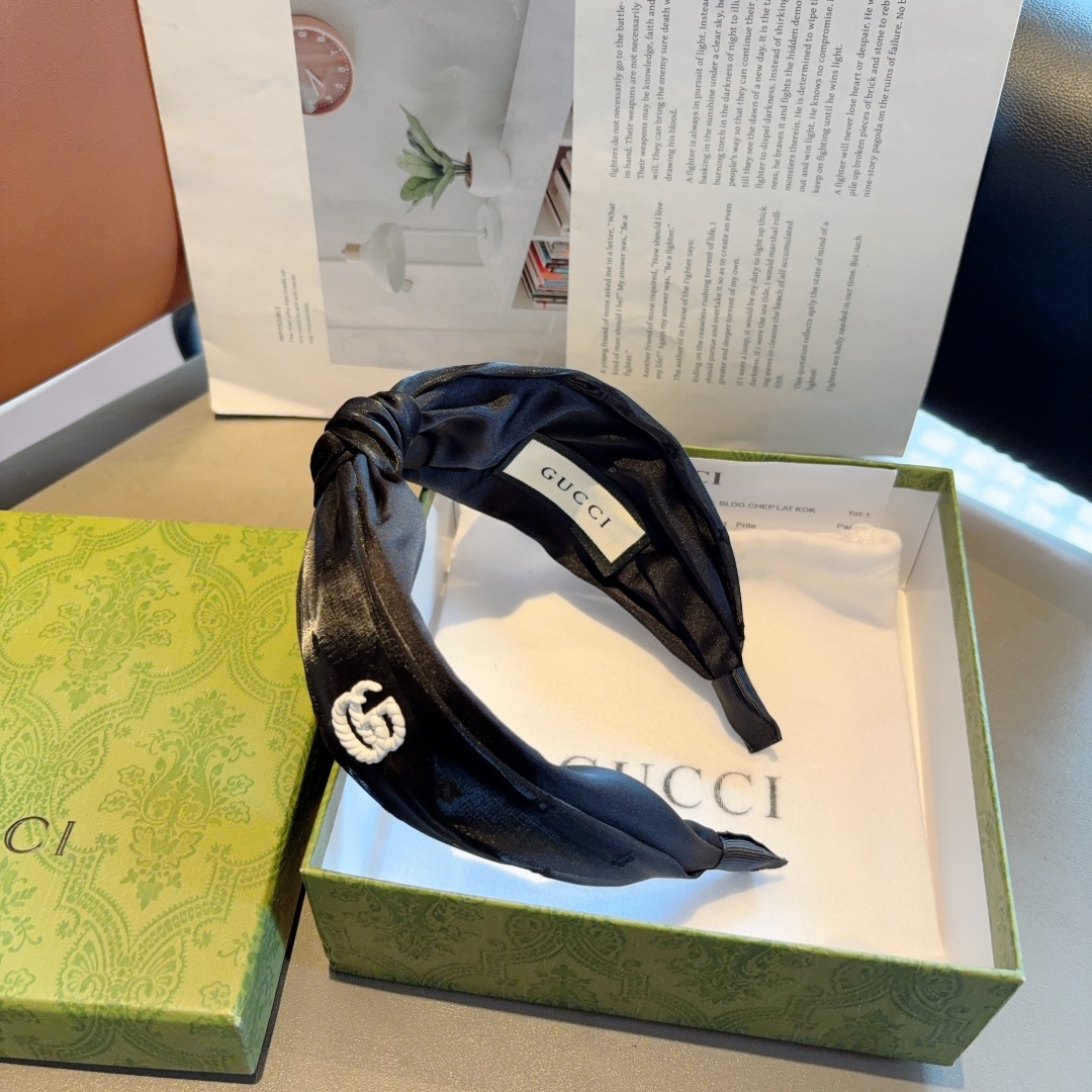 配包装
Gucci古奇 网红经典新款发箍，女神必备单品头箍，非常百搭，时尚潮流！