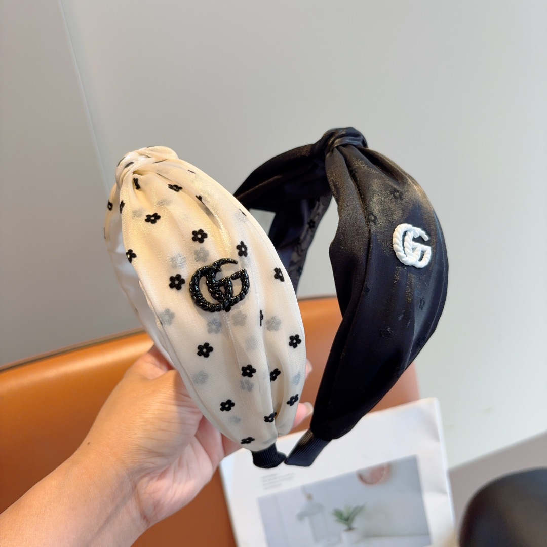 配包装
Gucci古奇 网红经典新款发箍，女神必备单品头箍，非常百搭，时尚潮流！