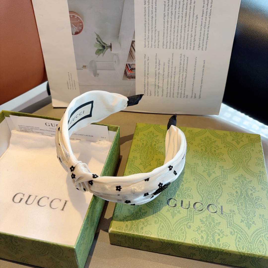 配包装
Gucci古奇 网红经典新款发箍，女神必备单品头箍，非常百搭，时尚潮流！