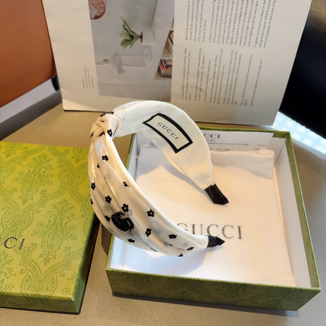 配包装
Gucci古奇 网红经典新款发箍，女神必备单品头箍，非常百搭，时尚潮流！
