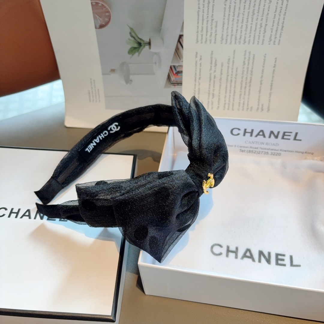 配包装
CHANEL（香奈儿）最新款小香大蝴蝶结波点洋气发箍，复古气质网纱头箍，网红爆款推荐 搭配高端材