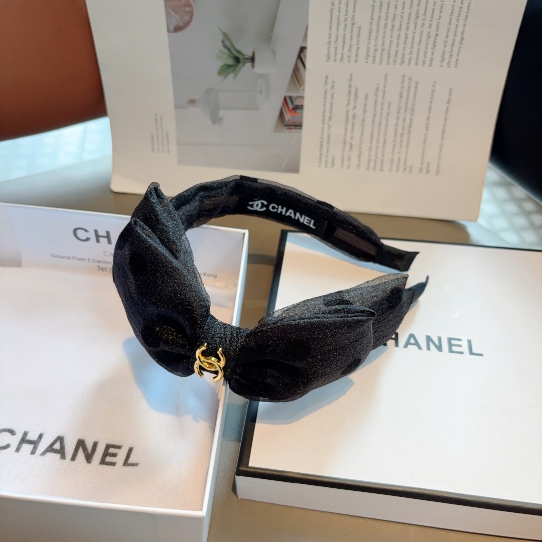 配包装
CHANEL（香奈儿）最新款小香大蝴蝶结波点洋气发箍，复古气质网纱头箍，网红爆款推荐 搭配高端材