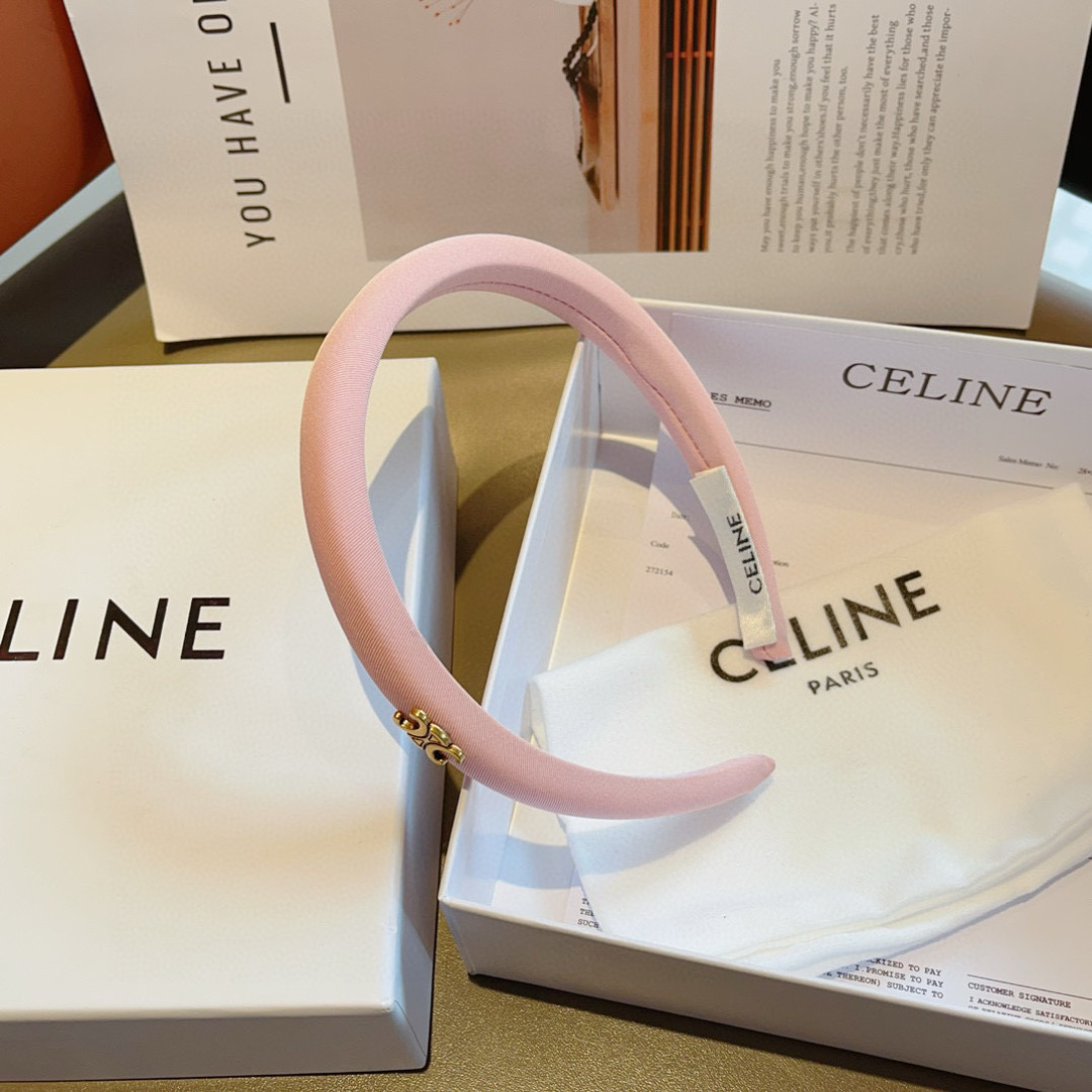 配包装
CELINE（赛琳）网红爆款，佩戴舒适无压力，造型搭配必备！非常时尚百搭！女神必备！名媛范儿。
