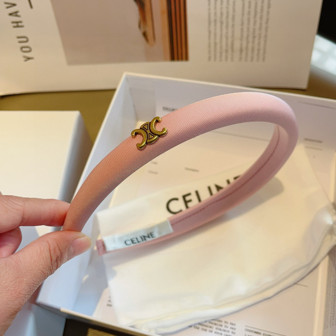 配包装
CELINE（赛琳）网红爆款，佩戴舒适无压力，造型搭配必备！非常时尚百搭！女神必备！名媛范儿。
