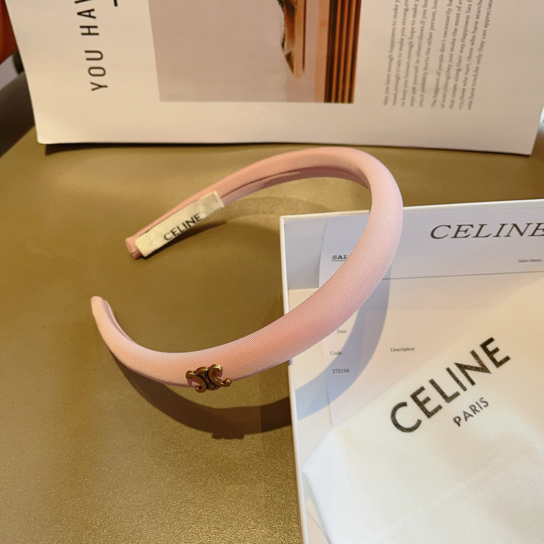 配包装
CELINE（赛琳）网红爆款，佩戴舒适无压力，造型搭配必备！非常时尚百搭！女神必备！名媛范儿。