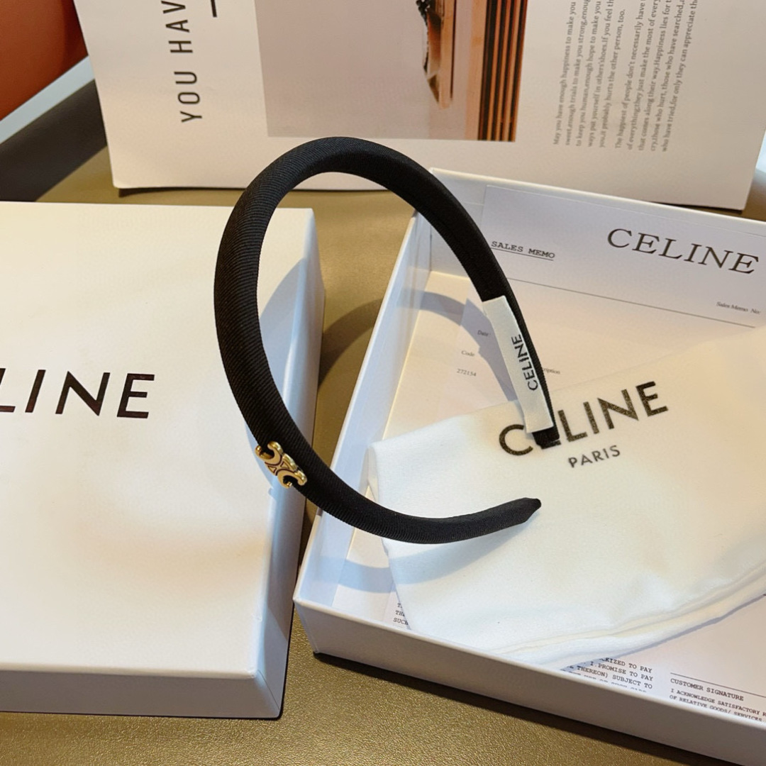 配包装
CELINE（赛琳）网红爆款，佩戴舒适无压力，造型搭配必备！非常时尚百搭！女神必备！名媛范儿。