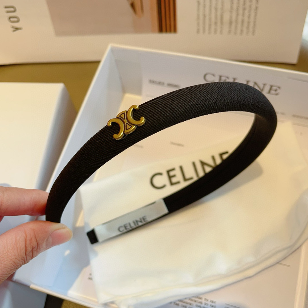 配包装
CELINE（赛琳）网红爆款，佩戴舒适无压力，造型搭配必备！非常时尚百搭！女神必备！名媛范儿。