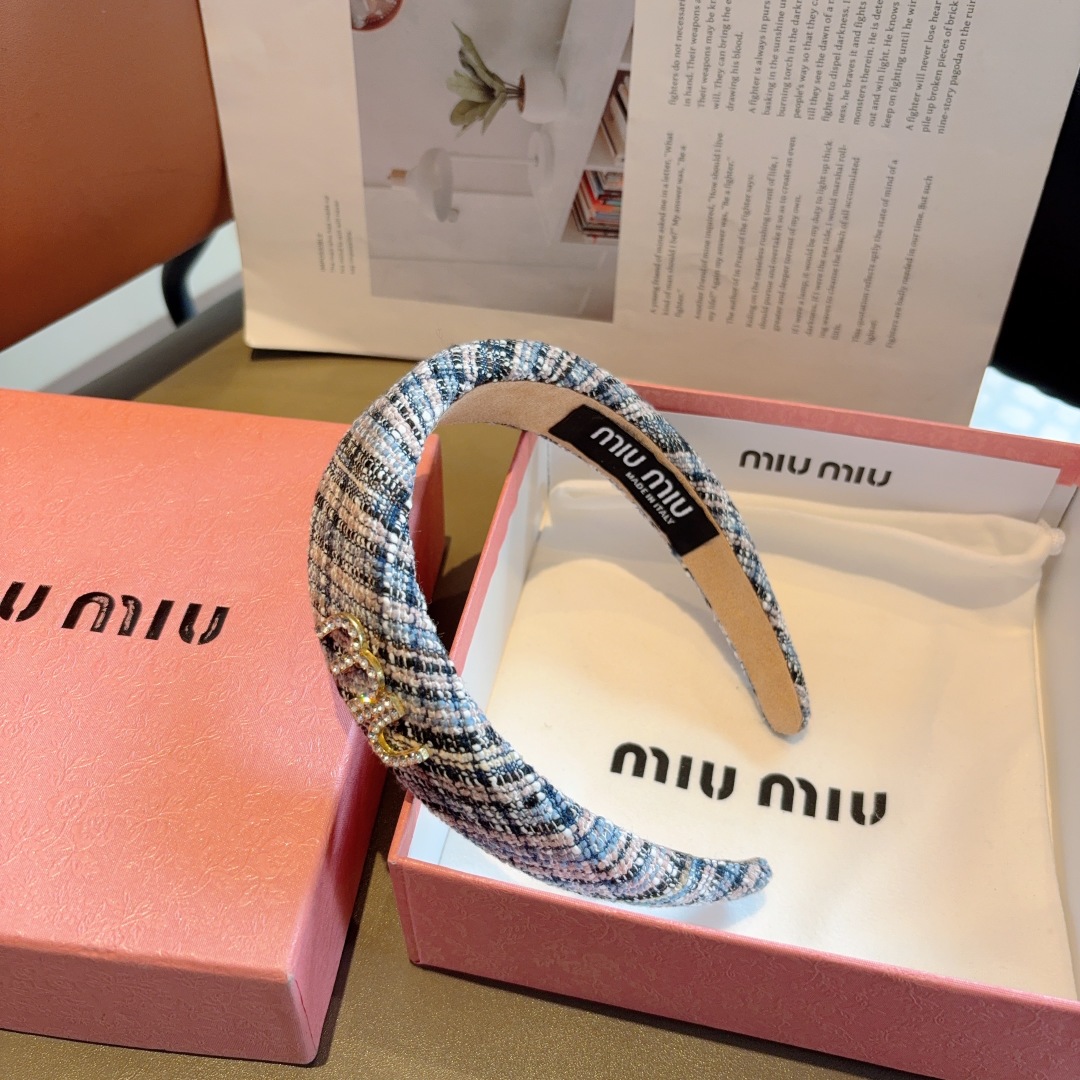 配包装
MIUMIU（缪缪）新款甜美字母手工制作发箍，少女感简约百搭头箍、潮女必备品，超级的高大上！