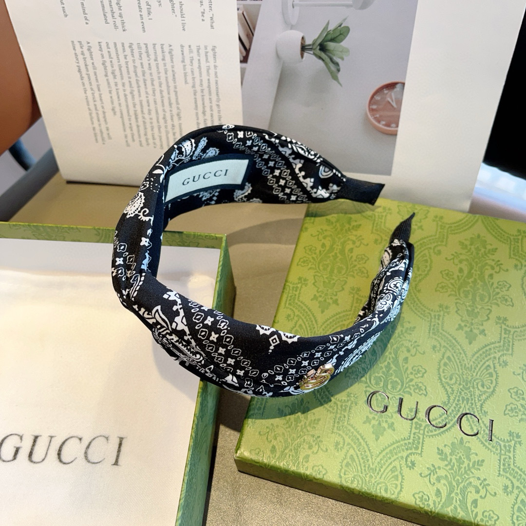 配包装
Gucci古奇 网红经典新款发箍，女神必备单品头箍，非常百搭，时尚潮流！