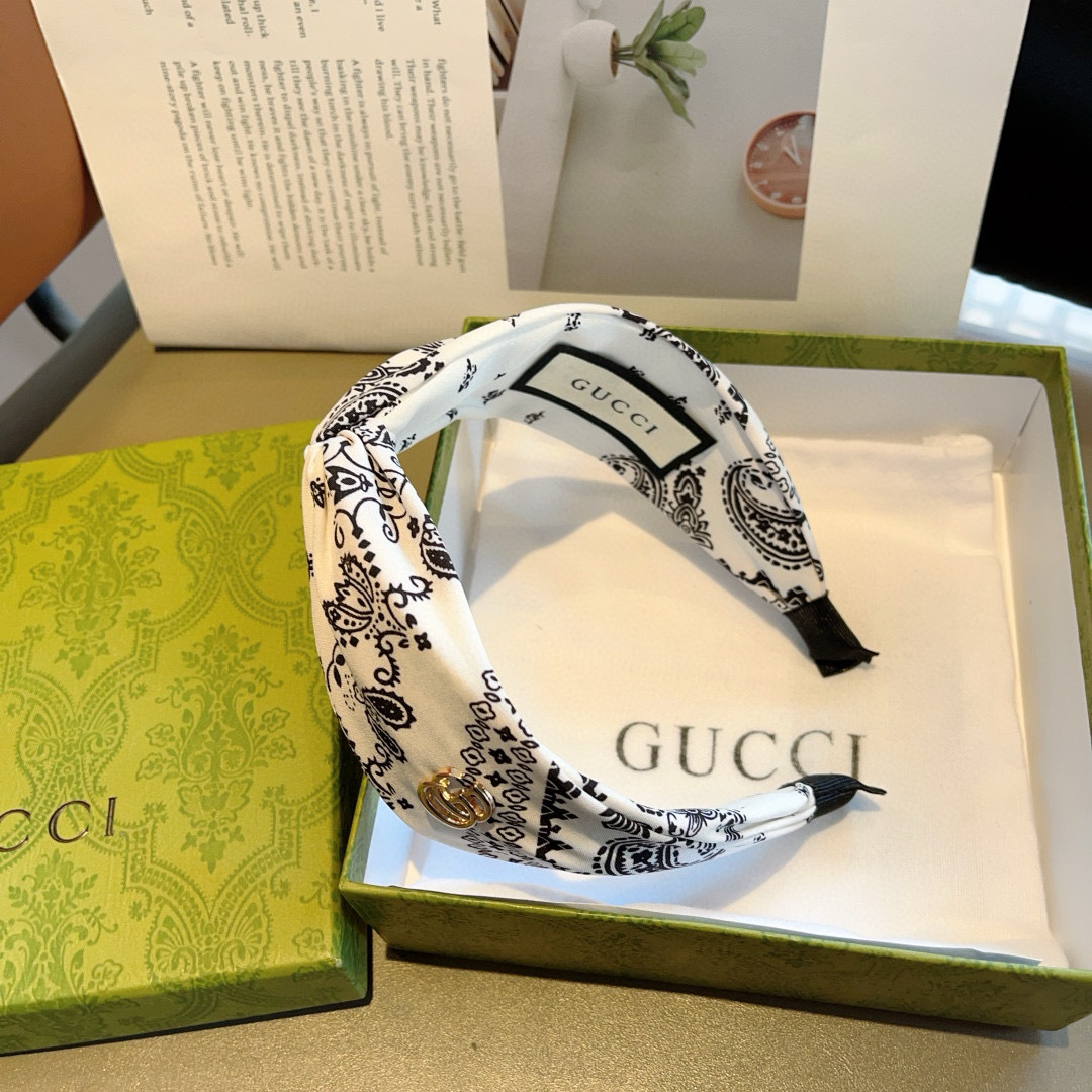 配包装
Gucci古奇 网红经典新款发箍，女神必备单品头箍，非常百搭，时尚潮流！