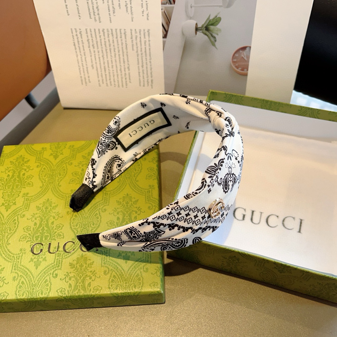 配包装
Gucci古奇 网红经典新款发箍，女神必备单品头箍，非常百搭，时尚潮流！