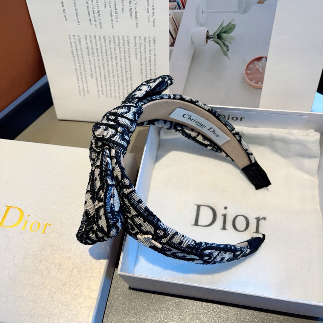 配包装
Dior（迪奥） 经典新款高版本大牌发箍, 网红爆款D字母防滑头箍、让你的魅力绽放 清新淑女范让