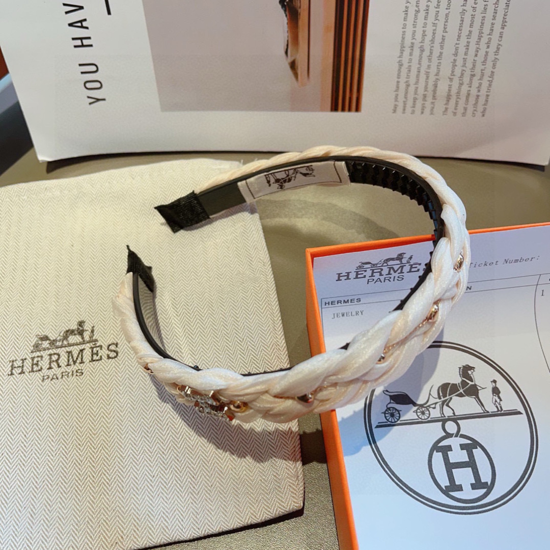 配包装
Hermes（爱马仕）  火爆定制款发箍，网红同款  进口面料， 出口订单、细节全部实拍！特制面