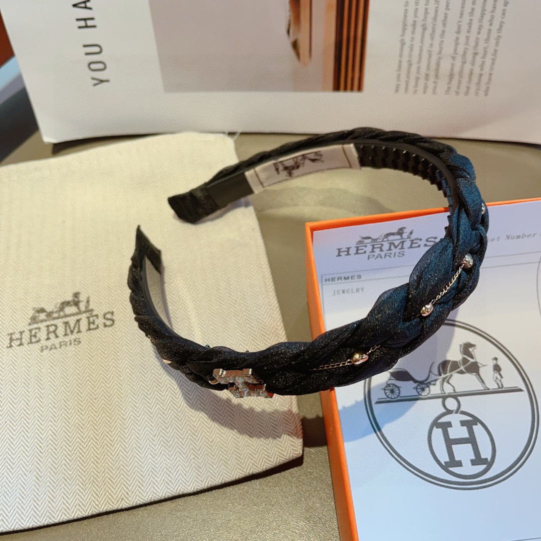 配包装
Hermes（爱马仕）  火爆定制款发箍，网红同款  进口面料， 出口订单、细节全部实拍！特制面