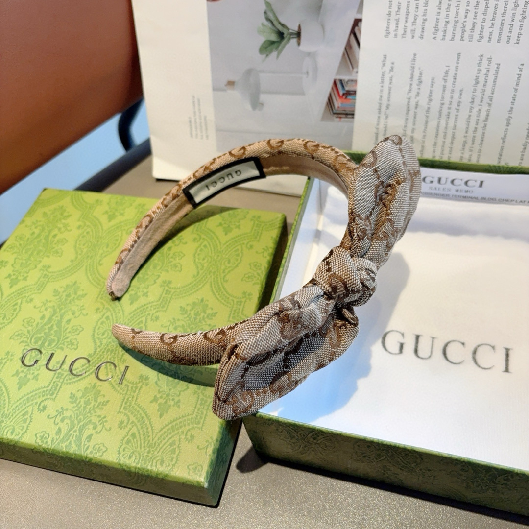 配包装
Gucci古奇 经典字母新款发箍，女神必备单品头箍，非常百搭，时尚潮流款！