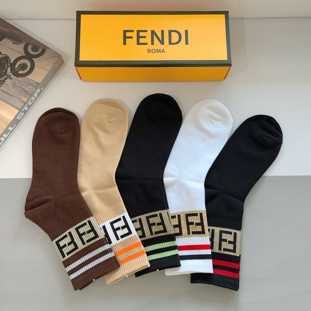 配包装【一盒5双】
FENDI芬迪高版本 ～经典款芬迪长筒袜子🔥超级柔软🔥🔥潮人必不能少的FENDI专柜