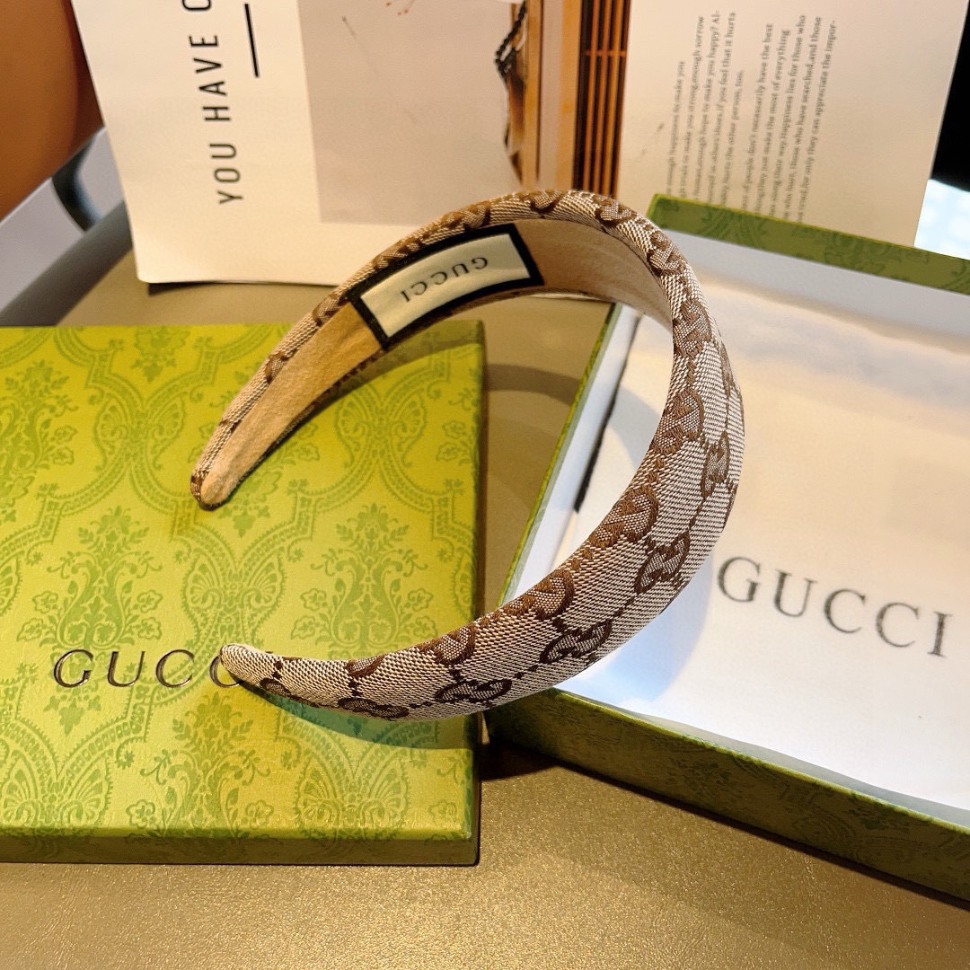 配包装
Gucci古奇 网红经典新款宽版发箍，女神必备单品头箍，非常百搭，时尚潮流！