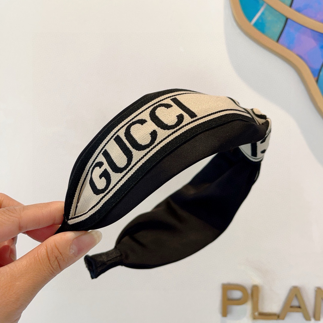 配包装
Gucci古奇 网红经典新款发箍，女神必备单品头箍，非常百搭，时尚潮流， 火爆 多色出货...