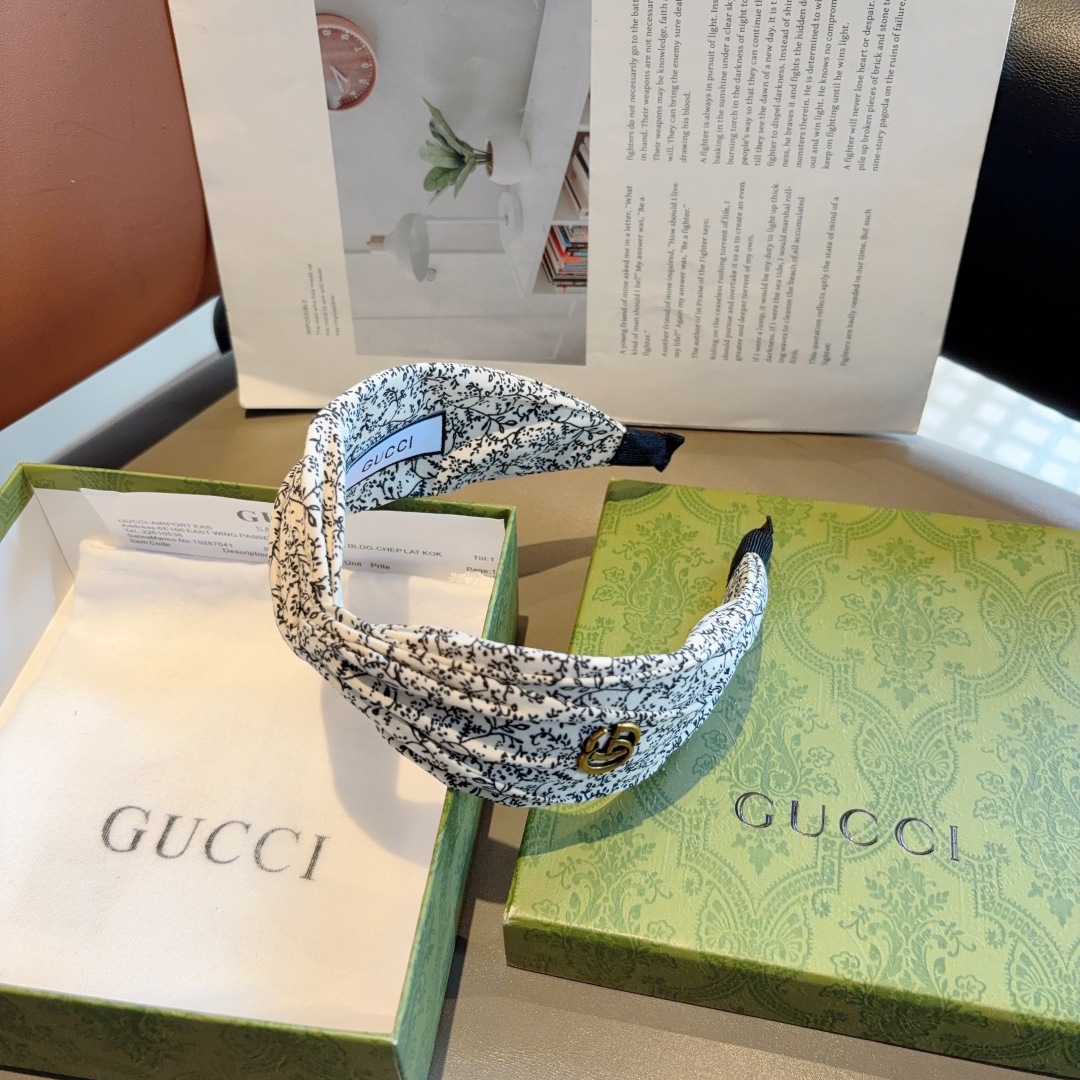 配包装
Gucci古奇 网红经典新款发箍，女神必备单品头箍，非常百搭，时尚潮流款！